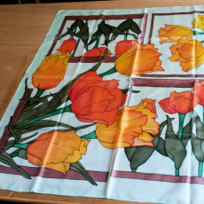 carre-soie-tulipes-ouvert